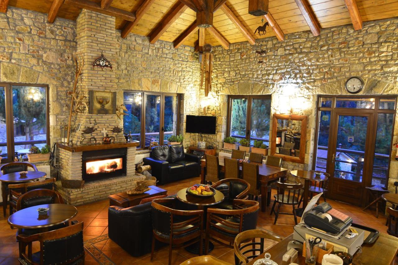 Georgio'S V Chalet Kalavrita Bagian luar foto