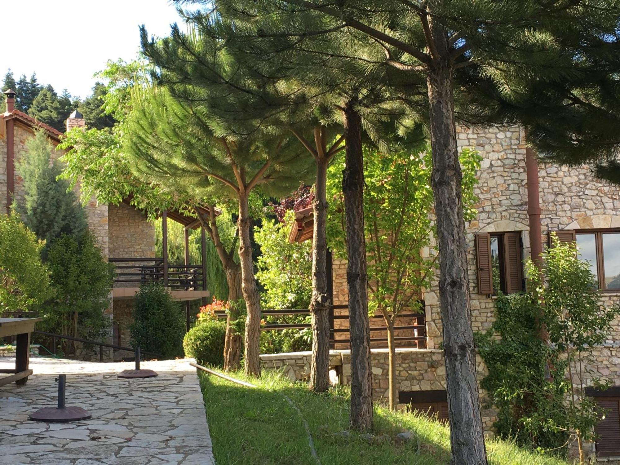 Georgio'S V Chalet Kalavrita Bagian luar foto
