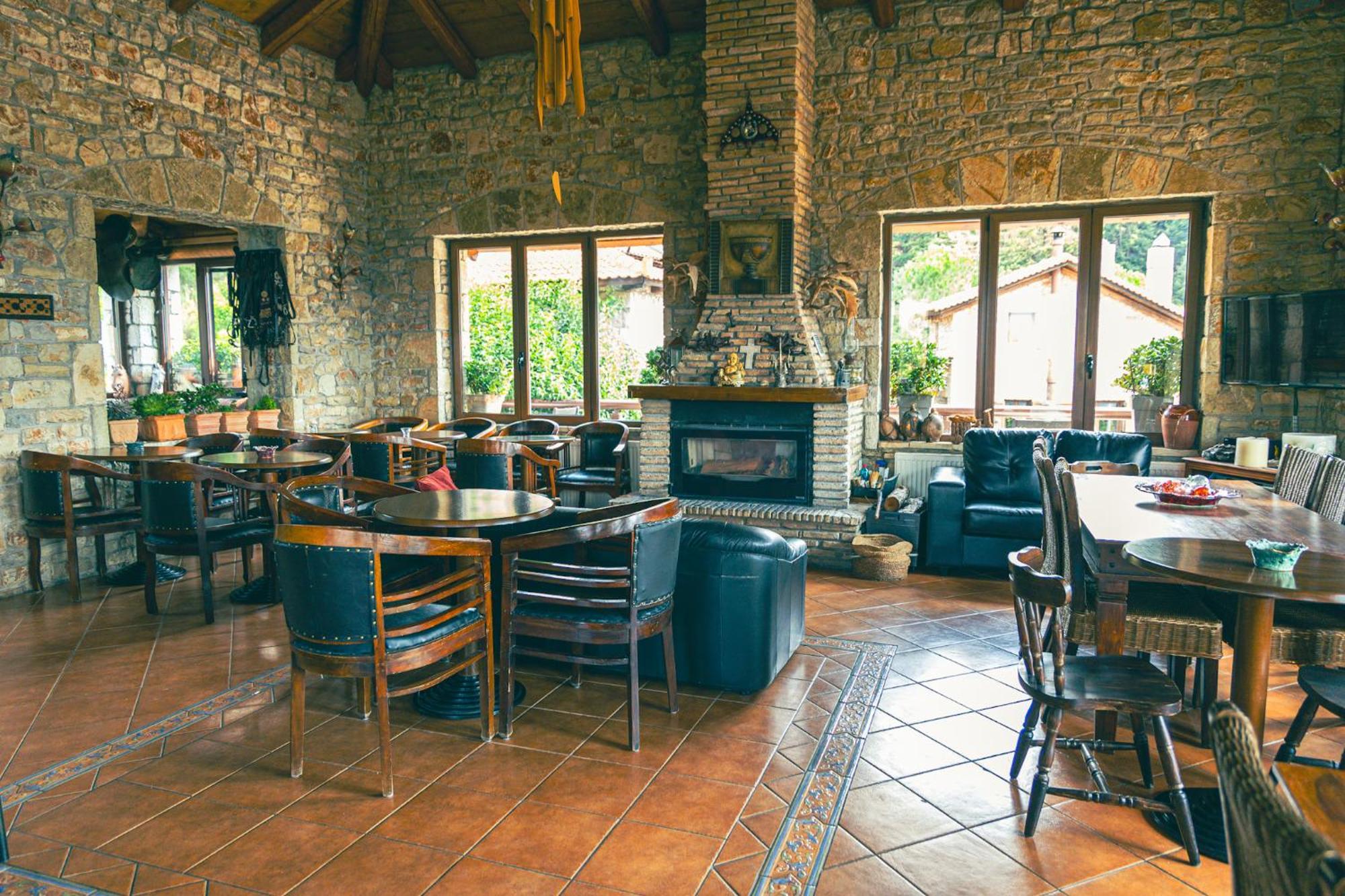 Georgio'S V Chalet Kalavrita Bagian luar foto
